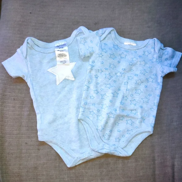 6-9m onesies - Picture 1 of 3
